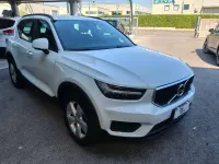 Usata Volvo XC40 Momentum 163 CV (119 kW) 2020 Bianco SUV