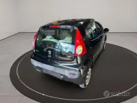 Usata Peugeot 107 68 CV (50 kW) 2008 Nero Utilitaria