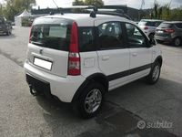 Usata Fiat Panda 4x4 Climbing 75 CV (55 kW) 2012 Bianco Utilitaria