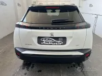 Usata Peugeot 2008 GT 131 CV (96 kW) 2023 Bianco SUV