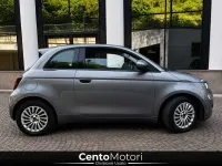 Usata Fiat 500e Action 69 kW (95 CV) 2021 Mineral grey Utilitaria