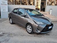 Usata Toyota Yaris Hybrid Business Edition 73 CV (53 kW) 2018 Grigio Berlina