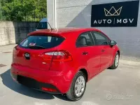 Usata Kia Rio EX 75 CV (55 kW) 2012 Rosso Berlina