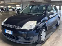 Usata Ford Fiesta Zetec 75 CV (55 kW) 2004 Nero Utilitaria