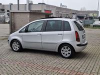 Usata Lancia Musa 95 CV (69 kW) 2006 Argento Monovolume