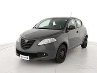 Usata Lancia Ypsilon 69 CV (50 kW) 2015 Grigio scuro Utilitaria