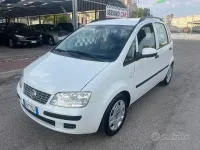 Usata Fiat Idea Dynamic 77 CV (56 kW) 2012 Bianco Monovolume