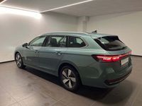Usata VW Passat Business 150 CV (110 kW) 2024 Verde Station wagon