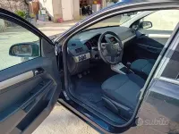 Usata Opel Astra 101 CV (74 kW) 2007 Nero Station wagon