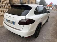 Usata Porsche Cayenne 245 CV (180 kW) 2012 Bianco SUV
