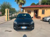 Usata Ford Fiesta ST-Line 85 CV (62 kW) 2017 Grigio Utilitaria