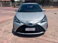 Usata Toyota Yaris Hybrid Active 73 CV (53 kW) 2017 Argento Berlina