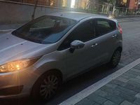 Usado Ford Fiesta ST-Line 75 HP (55 kW) 2017 Cinzento Sedan
