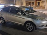 Usata Ford Fiesta 68 CV (50 kW) 2010 Grigio Utilitaria