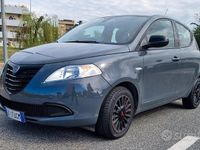Usata Lancia Ypsilon 69 CV (50 kW) 2015 Grigio Utilitaria