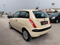 Usata Lancia Ypsilon 60 CV (44 kW) 2004 Beige Utilitaria