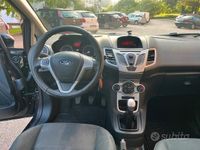 Usata Ford Fiesta 95 CV (69 kW) 2012 Nero Utilitaria