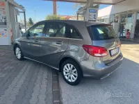 Begagnad Mercedes B160 Executive 90 HK (66 kW) 2016 Grå Minibuss