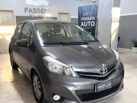 Usata Toyota Yaris Style 90 CV (66 kW) 2014 Grigio Utilitaria