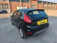 Usata Ford Fiesta 69 CV (50 kW) 2011 Nero Berlina