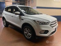 Usata Ford Kuga 120 CV (88 kW) 2019 Bianco SUV