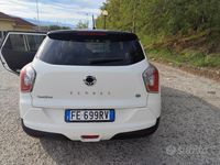 Usata Ssangyong (KGM) Tivoli 128 CV (94 kW) 2016 Bianco SUV