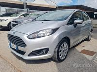 Usata Ford Fiesta 60 CV (44 kW) 2015 Grigio Berlina