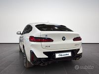 Usata BMW X4 M Sport 190 CV (139 kW) 2024 Gralpinweiss pastello SUV