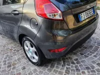 Usata Ford Fiesta Business Edition 75 CV (55 kW) 2017 Grigio Utilitaria