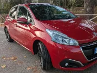 Usata Peugeot 208 Allure 83 CV (61 kW) 2018 Rosso Utilitaria