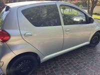 Usata Toyota Aygo 69 CV (50 kW) 2006 Argento Utilitaria