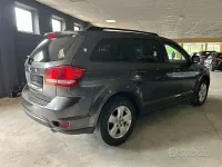 Usata Fiat Freemont 140 CV (102 kW) 2014 Grigio SUV
