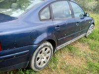 Usata VW Passat 110 CV (80 kW) 1999 Blu Berlina