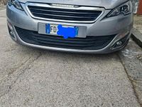 Usado Peugeot 308 116 CV (85 kW) 2016 Gris Familiar