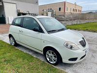 Usata Lancia Ypsilon 75 CV (55 kW) 2011 Bianco Utilitaria