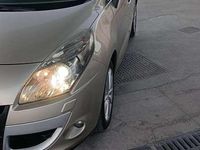 Usata Renault Scénic III Luxe 110 CV (80 kW) 2010 Oro Monovolume