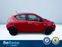 Usata Lancia Ypsilon Silver 70 CV (51 kW) 2022 Rosso metallizzato Utilitaria