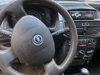 Usata Fiat Punto 69 CV (50 kW) 2004 Bianco Utilitaria