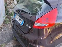 Usata Ford Fiesta 96 CV (70 kW) 2010 Rosso Utilitaria