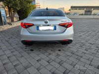 Usata Alfa Romeo Giulia Tech Edition 190 CV (139 kW) 2019 Argento Berlina