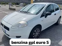 Usata Fiat Grande Punto 77 CV (56 kW) 2011 Bianco Utilitaria