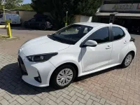Usata Toyota Yaris Business Edition 92 CV (67 kW) 2022 Bianco Utilitaria