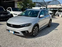 Usata Fiat Tipo Cross 131 CV (96 kW) 2023 Grigio chiaro Berlina