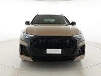 Nuova Audi RS Q8 Performance 640 CV (470 kW) 2026 Oro sakhir metallizzato SUV