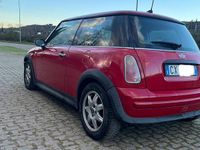 Begagnad Mini One D 75 HK (55 kW) 2005 Röd Halvkombi