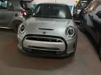 Usata Mini Cooper SE 75 kW (102 CV) 2023 Grigio Utilitaria
