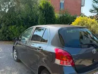 Usata Toyota Yaris 90 CV (66 kW) 2003 Grigio Berlina