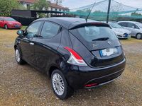 Usata Lancia Ypsilon Silver 69 CV (50 kW) 2016 Nero Utilitaria