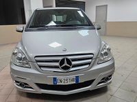 Usata Mercedes B180 Premium 109 CV (80 kW) 2011 Argento Monovolume