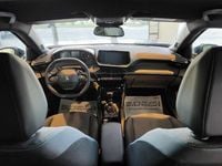 Usata Peugeot 2008 Allure 100 CV (73 kW) 2023 Grigio SUV